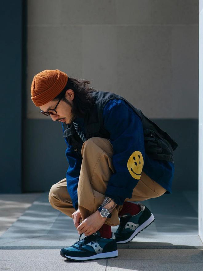 Nike、阿迪换成4个中产品牌更高级球王会体育答应我：中年男人运动鞋别穿(图4)