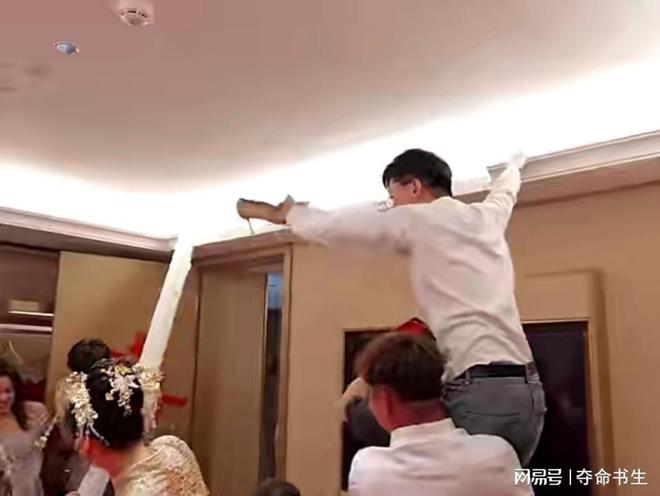 掀翻天花板新娘和伴娘看傻眼接亲游戏变拆家