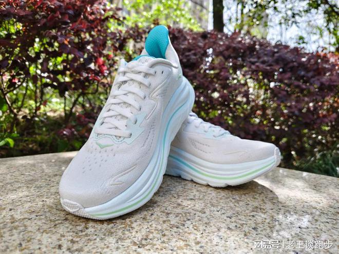 10：恰到好处的卓越跑鞋HOKA CLIFTON(图13)