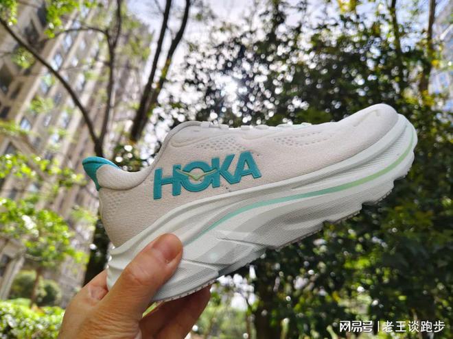 10：恰到好处的卓越跑鞋HOKA CLIFTON(图15)