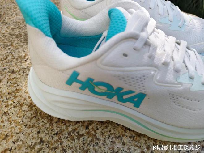 10：恰到好处的卓越跑鞋HOKA CLIFTON(图17)